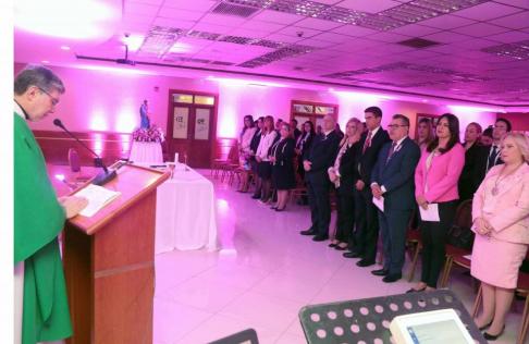 El ministro de la CSJ Luis María Benítez Riera estuvo presente en la celebración, al igual que funcionarios, representantes de los gremios de magistrados y jueces, entre otros.