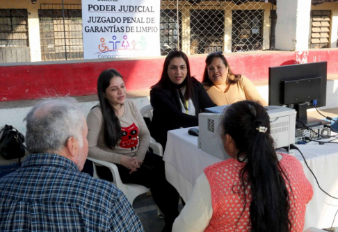 El programa denominado “La Justicia llega a tu barrio” se llevó a cabo días pasados en el Colegio San José de la ciudad de Limpio.