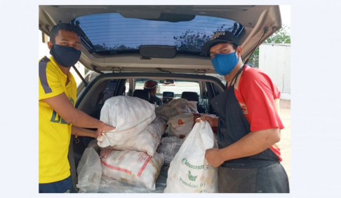 Supervisión de Penitenciarías entrego 40 bolsas con mangos para los internos.
