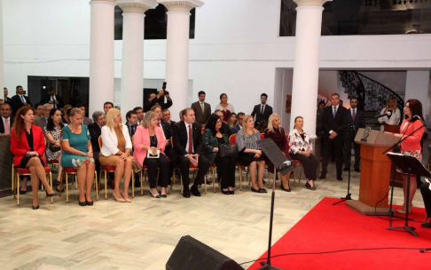 La vicepresidente primera de la Corte Suprema de Justicia, doctora Carolina Llanes, participó este viernes del acto conmemorativo del Día de la Mujer Paraguaya.