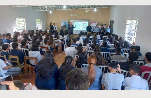 Jornada de charlas educativas en la Escuela N°40 Tte. José María Fariña de la ciudad de Caacupé.
