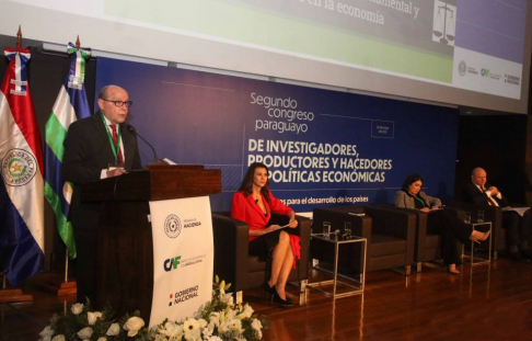 El doctor César Diesel disertó en el Segundo Congreso Paraguayo de Investigadores, Productores y Hacedores de Políticas Económicas.