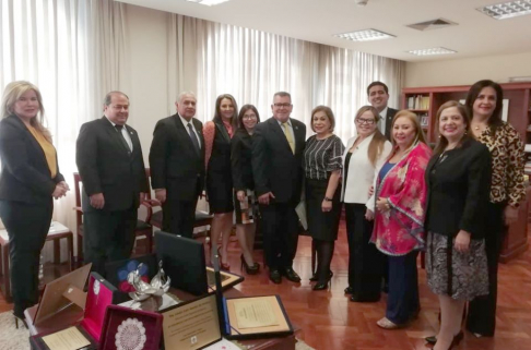 La ministra Gladys Bareiro de Módica recibió en su despacho a integrantes de la Asociación de Jueces del Paraguay