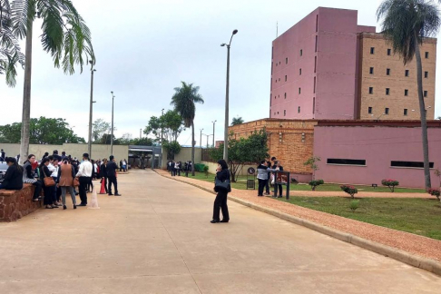 Se retomaron las  actividades en el Palacio de Justicia de Caacupé tras evacuación por amenaza de bomba.