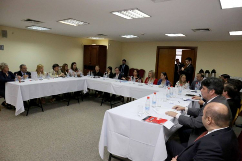 La reunión contó con la participación de la ministra de la máxima instancia judicial Miryam Peña, autoridades judiciales y jueces del fuero Civil.