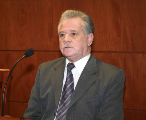 Ministro Víctor Núñez.