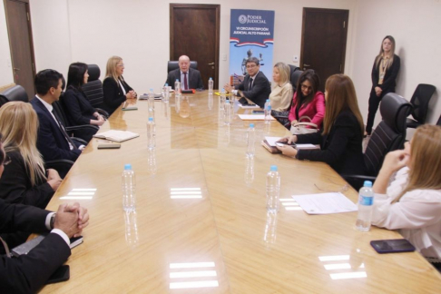 El Ministro Diesel se reunió con representantes de gremios de abogados de Alto Paraná.