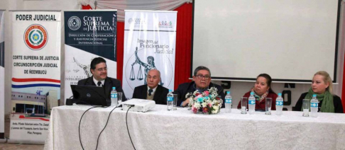 Directores de dependencias del Poder Judicial participan en carácter de expositores.