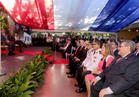Los ministros de la Corte Suprema de Justicia, Antonio Fretes y Luis María Benitez Riera, acompañados de otras autoridades judiciales participaron del acto de inauguración
