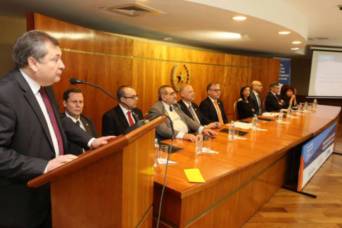 El presidente de la Corte, Eugenio Jiménez Rolón, expresó que el encuentro es de utilidad para que en el futuro se pueda cumplir mejor con las funciones en el ámbito de la salud.