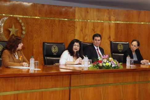 Con la presencia de la vicepresidenta primera de la Corte Suprema de Justicia, doctora Carolina Llanes, junto con el ministro Gustavo Santander Dans, se realizó la entrega de reconocimientos.