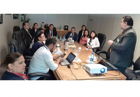 El Consejo de Administración de la Circunscripción Judicial de Guairá y miembros de la justicia local se reunieron sobre la evaluación y monitoreo relacionados a la transparencia, rendición de cuentas e integridad judicial.