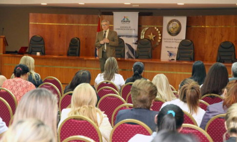 Prosigue el Diplomado Internacional en Derecho Penal de la Adolescencia desarrollado en el Salón Auditorio del Palacio de Justicia de Asunción.