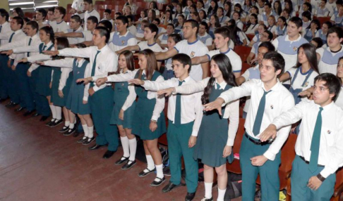 Juramento de facilitadores judiciales estudiantiles en el Colegio Salesianito.