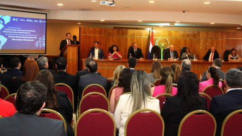 Las palabras de bienvenida estuvieron a cargo del vicepresidente primero en ejercicio de la presidencia de la Corte Suprema de Justicia, doctor Alberto Martínez Simón.