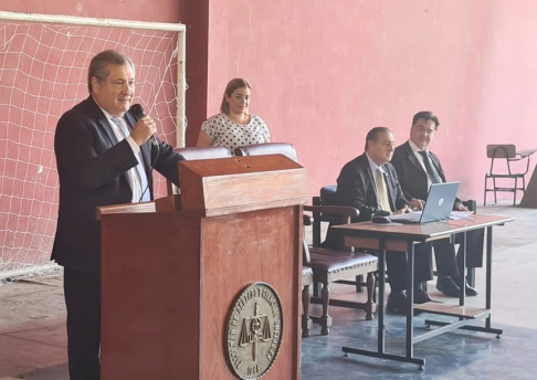 El vicepresidente segundo y superintendente de la Circunscripción Judicial de Central, doctor Eugenio Jiménez Rolón estuvo acompañando la actividad desarrollada en el predio de la Facultad de Derecho UNA.