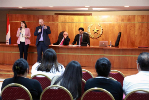 Realizaron el Seminario Internacional sobre Buenas Prácticas en el Proceso Judicial de Medidas de Cuidado para el Niño.