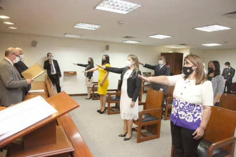 Ministros tomaron juramento a jueces de paz