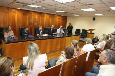 Reunión con magistrados de los diferentes fueros y circunscripciones judiciales.