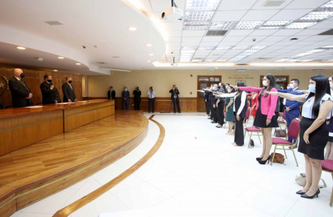 El acto de juramento de escribanos se desarrolló en el Salón Auditorio Dra. Serafina Dávalos del Palacio de Justicia de Capital.