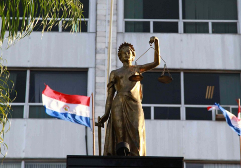 La Corte Suprema da a conocer lista de abogados en servicio activo de la Policía Nacional y de las Fuerzas Militares.