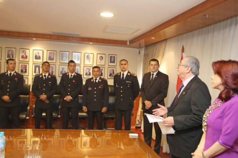El titular de la máxima instancia judicial, Raúl Torres Kirmser, expresó su agradecimiento a los policías por la labor que desempeñan en la institución.