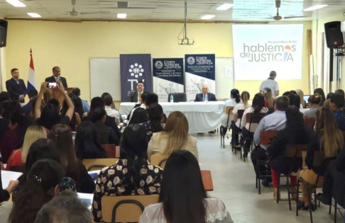 La jornada se desarrolló en el Salón auditorio de la Facultad de Ciencias Económicas de la UNA filial Paraguarí