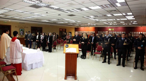 A primera hora de esta mañana se celebró una misa en conmemoración de Santa Rosa de Lima, patrona del agente de policía.