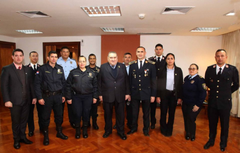 El presidente Antonio Fretes felicitó a uniformados por el Día del Agente Policial.