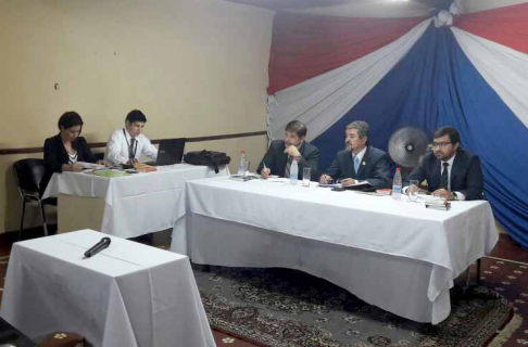 El tribunal estuvo integrado por los magistrados Amado Arsenio Yuruhan, en calidad de presidente, y como miembros los magistrados Eduardo Medina y Francisco Núñez.