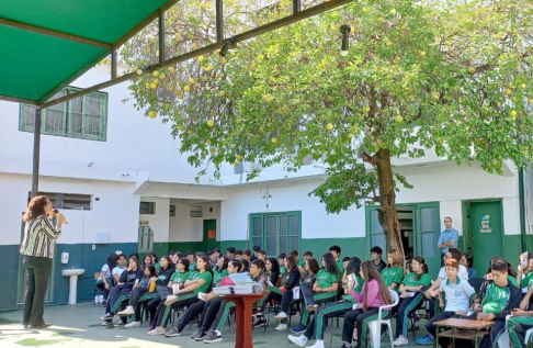 Estudiantes de San Lorenzo en jornada sobre responsabilidad penal y bullying.
