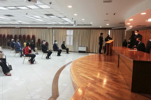 El Presidente de la CSJ, doctor Alberto Martínez Simón, tomó juramento de ley a 35 nuevos abogados.