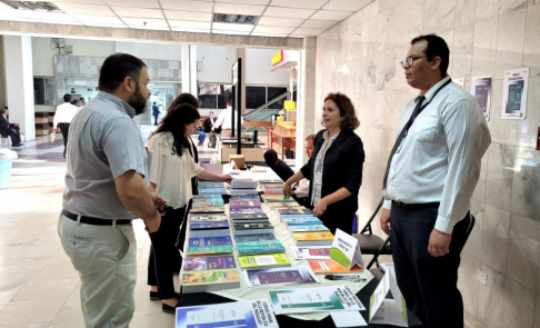 IIJ realiza feria de libros y capacitación de bases de datos en Asunción