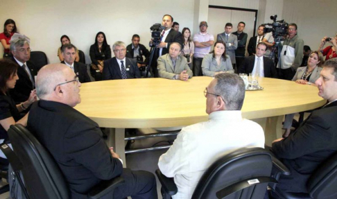 En el marco de un tratado firmado con el Brasil, trasladan a dos paraguayos para completar sus condenas en el país